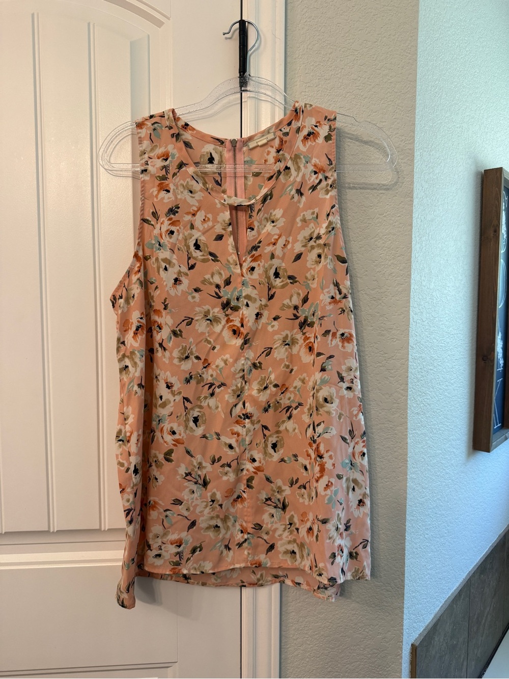 Pleione Peach Floral Keyhole Sleeveless Camisole